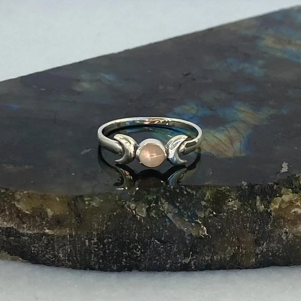 Sterling Silver 925 Dainty Minimalist Moonstone Crescent Moon Band Ring Sz 4.75